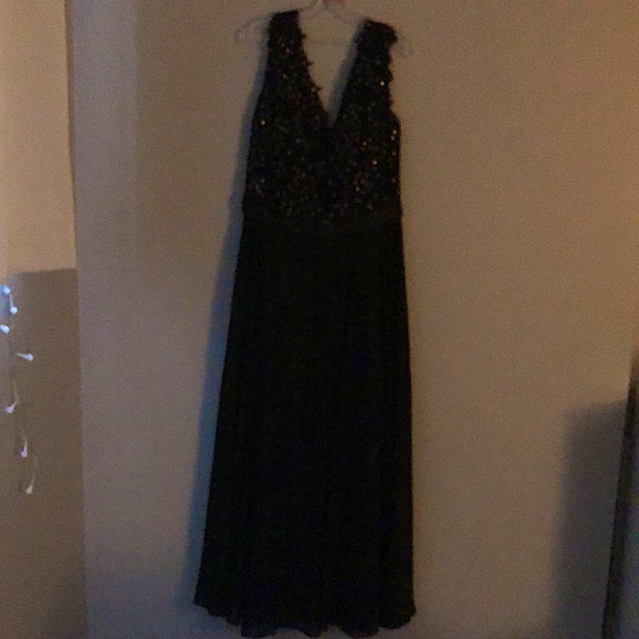 Glow black sparkly dress, dress size 20 - Picture 4 of 7